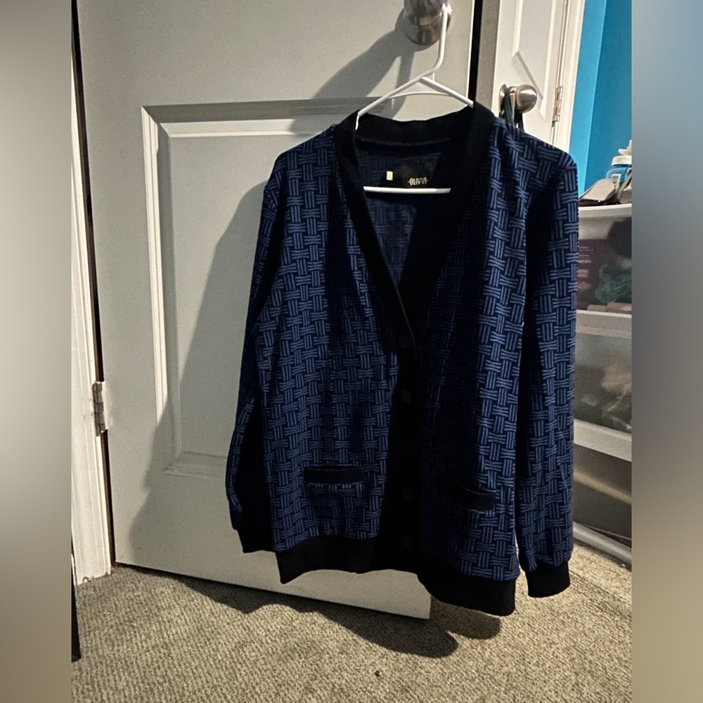 Olivvi Cardigan Size Large